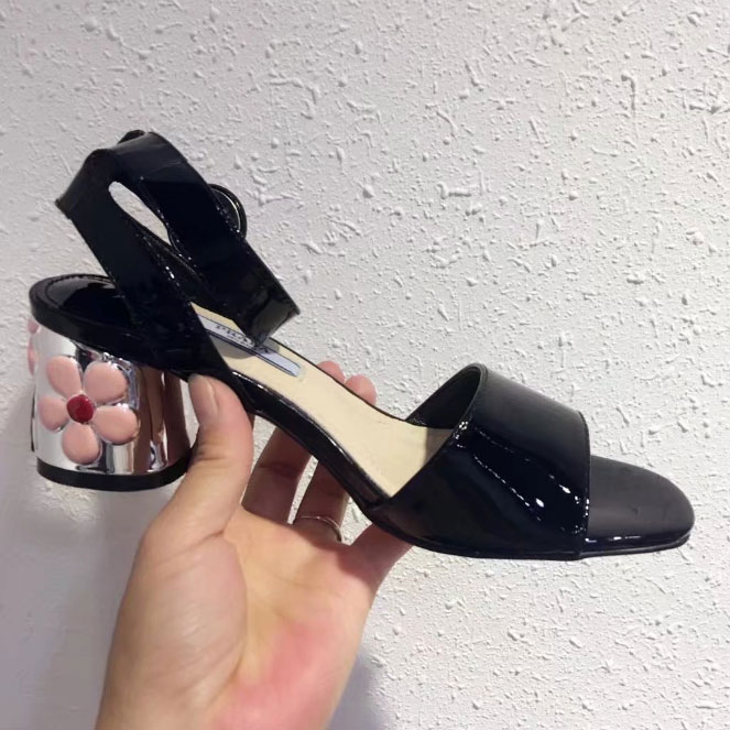 2017 Prada women Sandals in Patent leather Heel Height 5.5cm