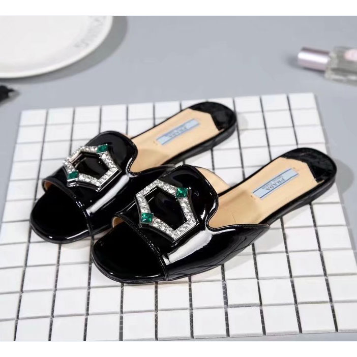 2017 Prada women Slippers in Patent leather