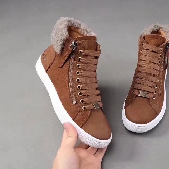 2017 UGG women Sneakers in Nubuck Leather