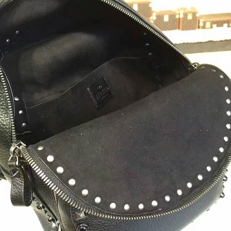 2017 VALENTINO ROCKSTUD ROLLING MEDIUM BACKPACK 0858