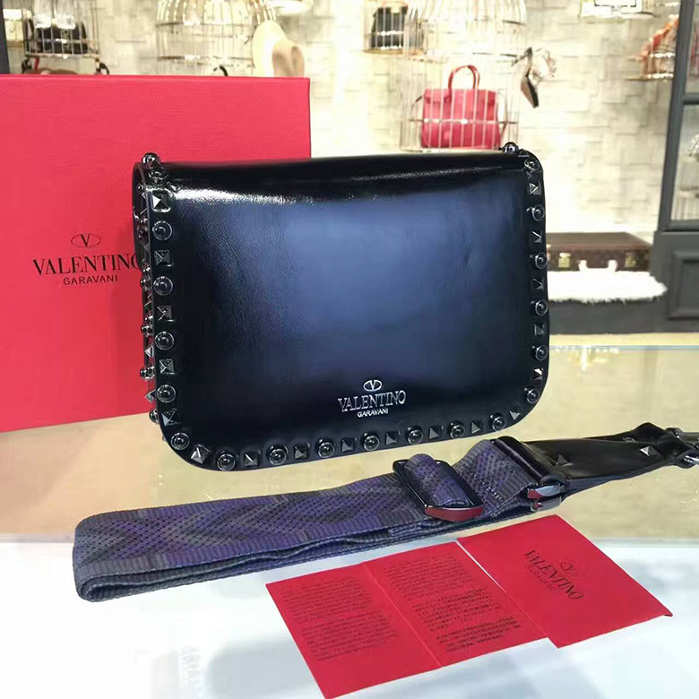 2017 Valentino GUITAR ROCKSTUD ROLLING CROSS BODY BAG 0936L