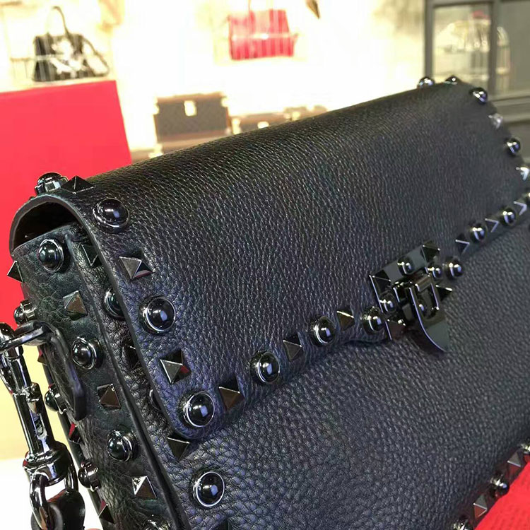 2017 Valentino GUITAR ROCKSTUD ROLLING CROSS BODY BAG 0936L