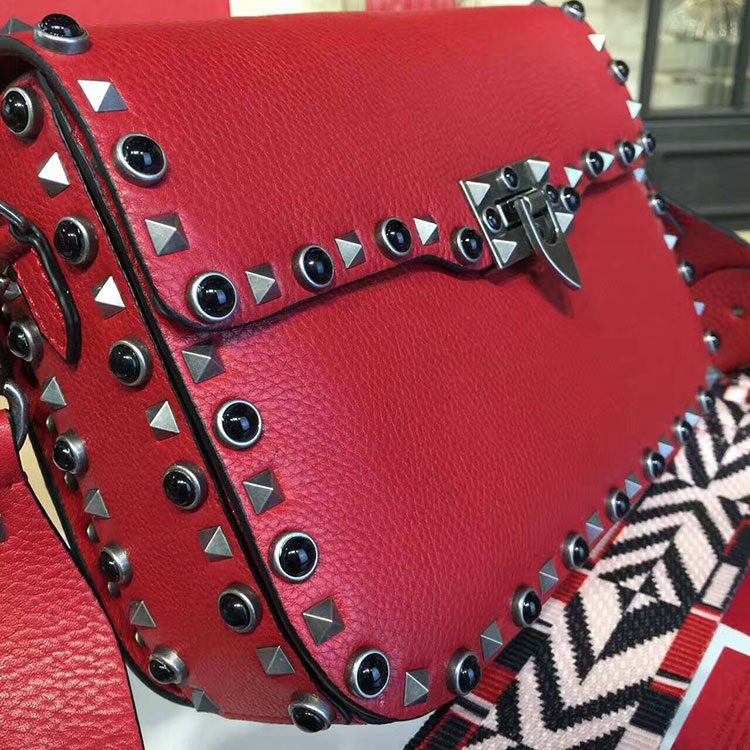 2017 Valentino GUITAR ROCKSTUD ROLLING CROSS BODY BAG 0936L