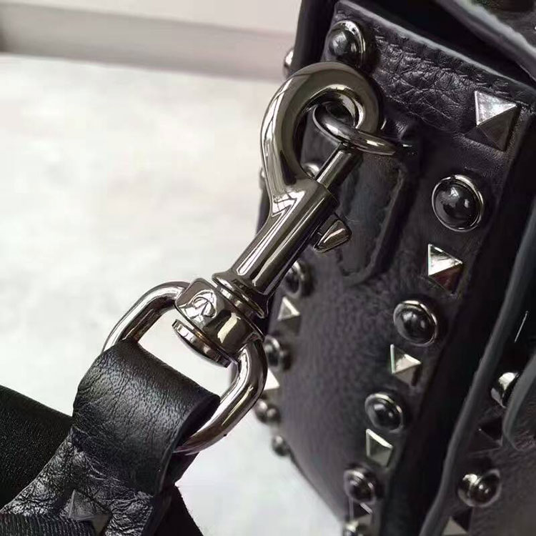 2017 Valentino GUITAR ROCKSTUD ROLLING CROSS BODY BAG 0936L