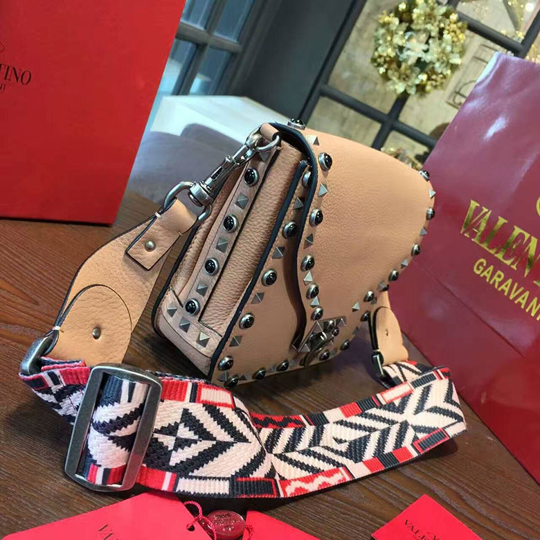 2017 Valentino GUITAR ROCKSTUD ROLLING CROSS BODY BAG 0937