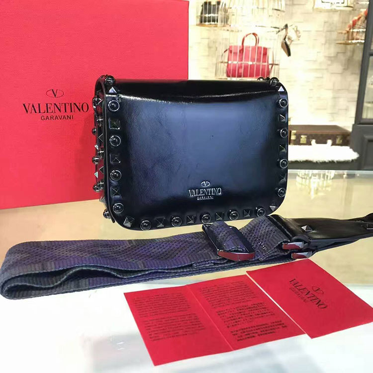 2017 Valentino GUITAR ROCKSTUD ROLLING CROSS SMALL BAG 0936M