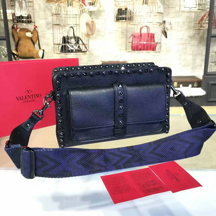 2017 Valentino GUITAR ROCKSTUD ROLLING NOIR CROSS BAG 0126