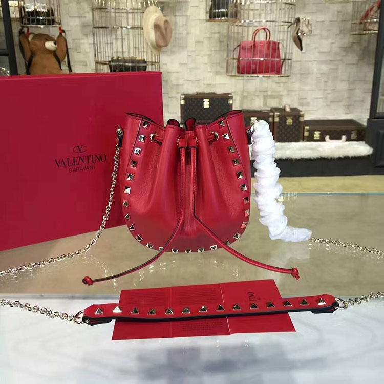 2017 Valentino Mini Garavani Rockstud bucket bag 0678