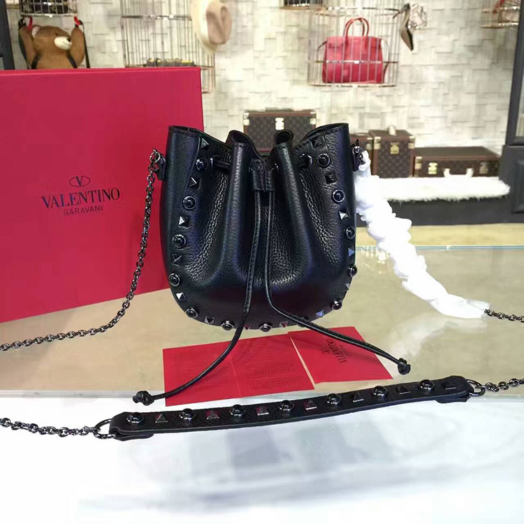 2017 Valentino Mini Garavani Rockstud bucket bag 0678