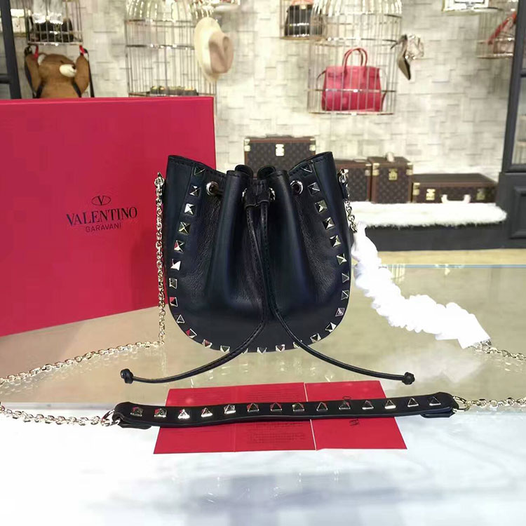 2017 Valentino Mini Garavani Rockstud bucket bag 0678