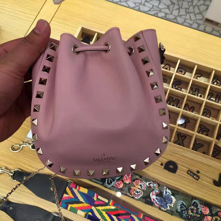 2017 Valentino Mini Garavani Rockstud bucket bag 0678