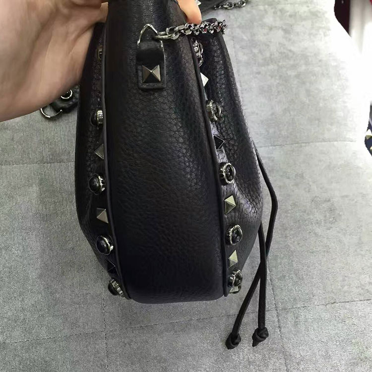 2017 Valentino Garavani Rockstud bucket bag 0678