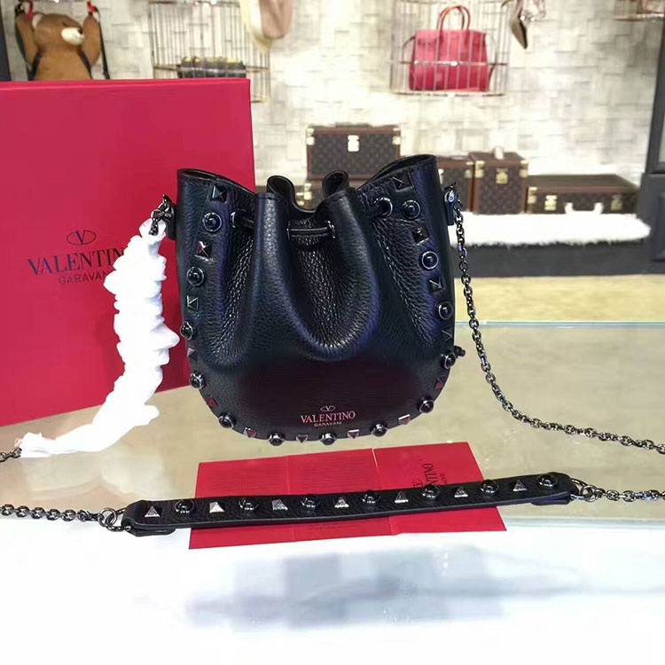 2017 Valentino Mini Garavani Rockstud bucket bag 0678