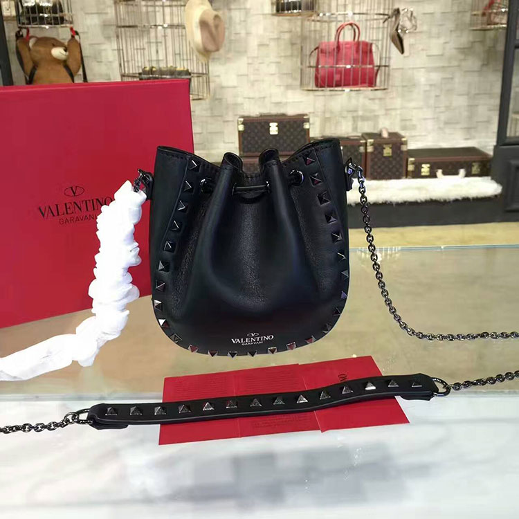 2017 Valentino Mini Garavani Rockstud bucket bag 0678