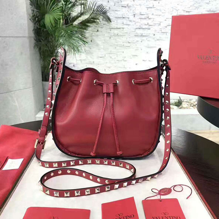 2017 Valentino ROCKSTUD BUCKET BAG 0178 in Original leather