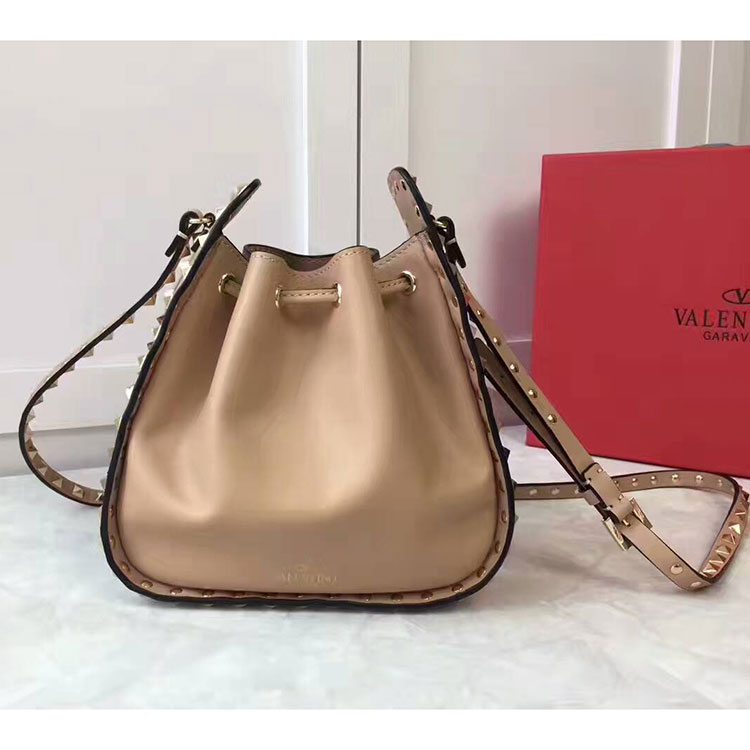 2017 Valentino ROCKSTUD BUCKET BAG 0178 in Original leather