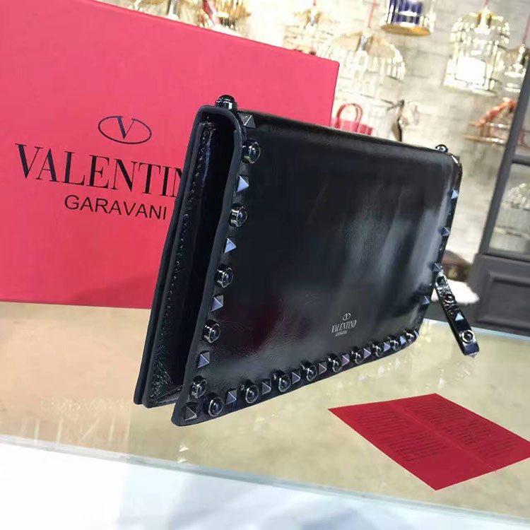 2017 Valentino ROCKSTUD CLUTCH 0118