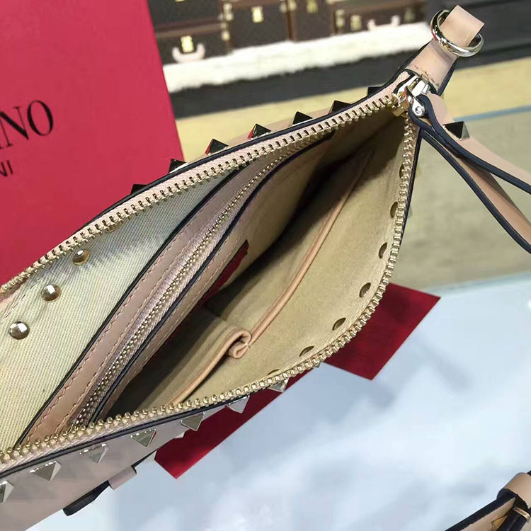 2017 Valentino ROCKSTUD CLUTCH 0119