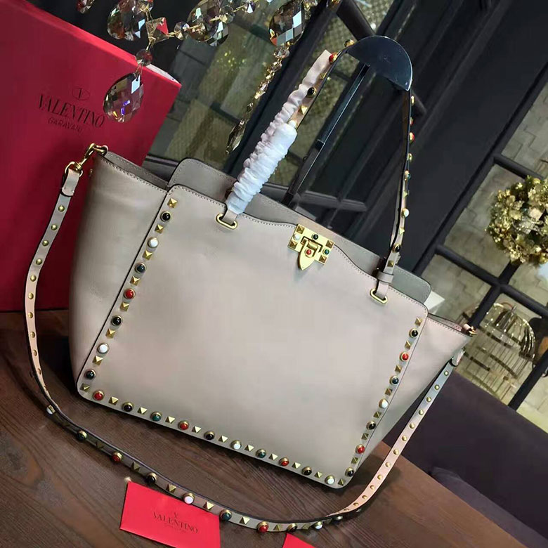 2017 Valentino ROCKSTUD NOIR MEDIUM TOTE 0973