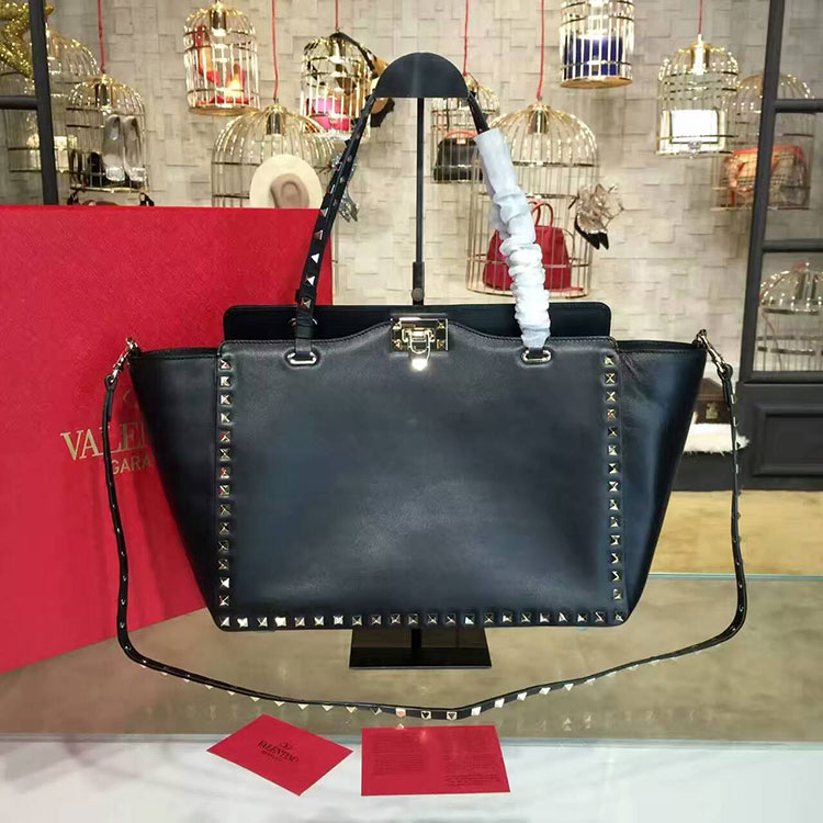 2017 Valentino ROCKSTUD NOIR MEDIUM TOTE 0973