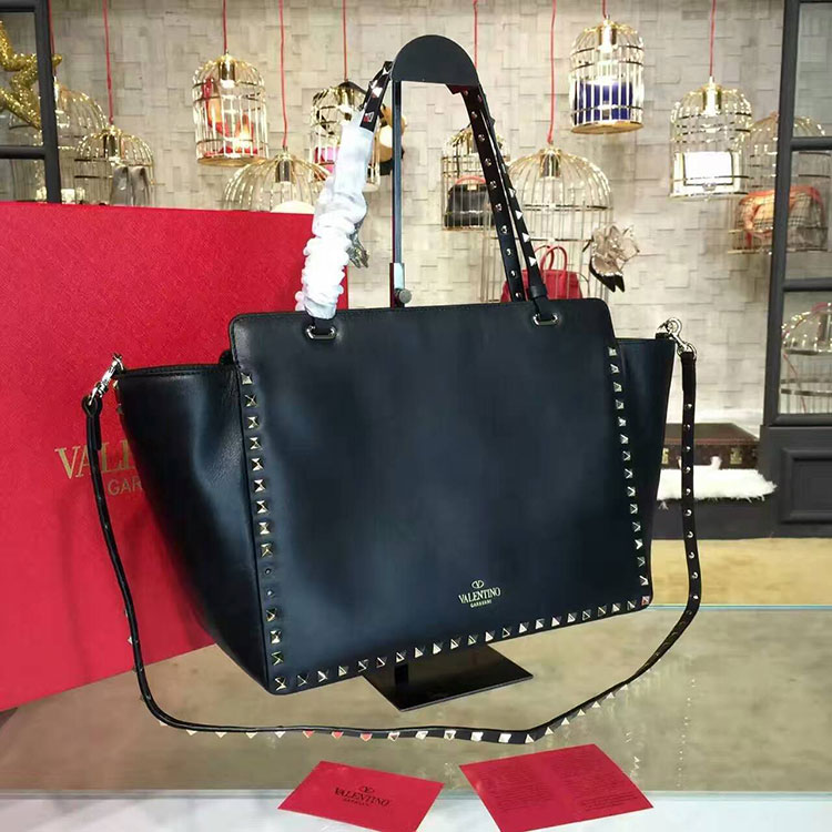 2017 Valentino ROCKSTUD NOIR MEDIUM TOTE 0973