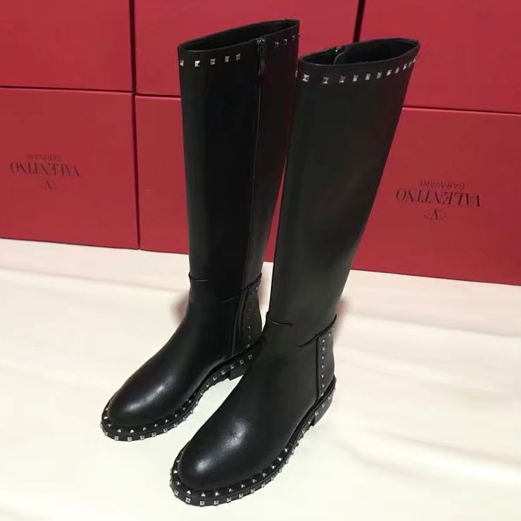 2017 Valentino women High Boots in Calfskin leather with rivet