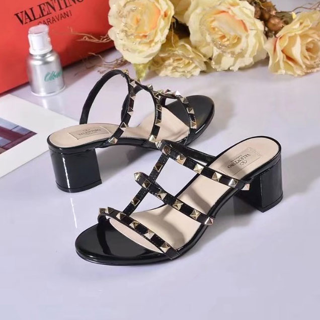 2017 Valentino women Sandals in Patent leather