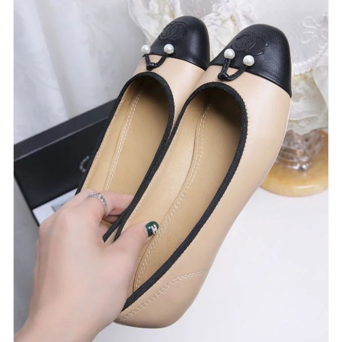 2017 chanle classic women shoes in Sheepskin leather