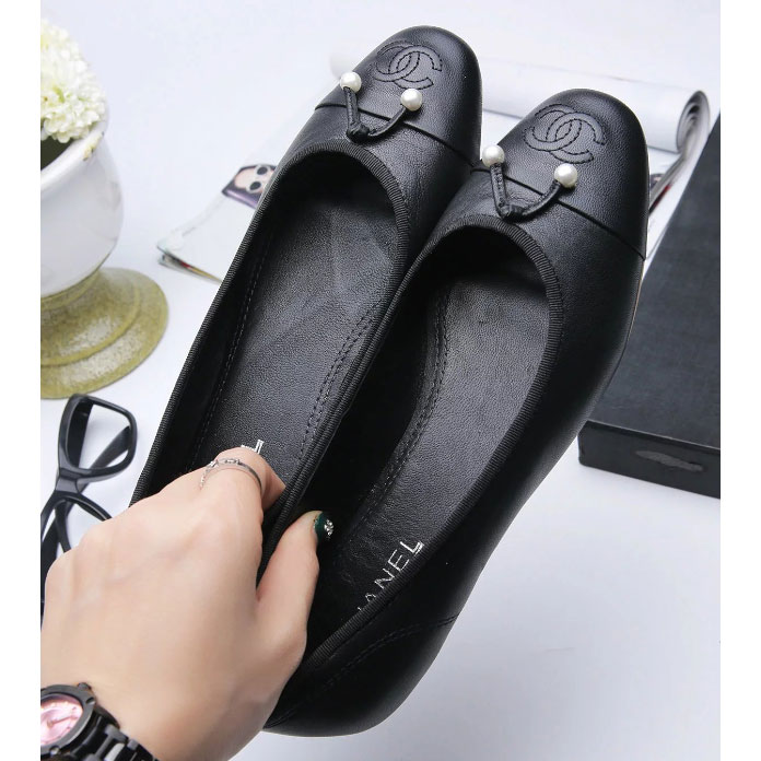 2017 chanle classic women shoes in Sheepskin leather