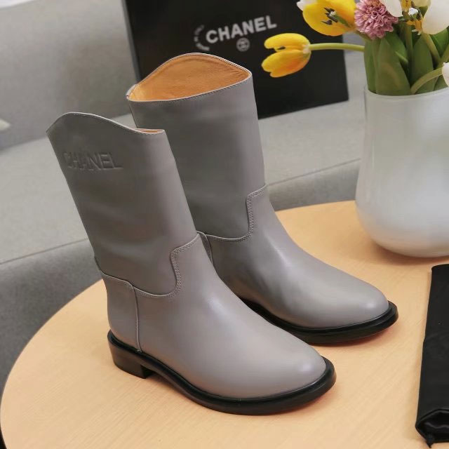 2017 chanle women Boot in Calfskin leather