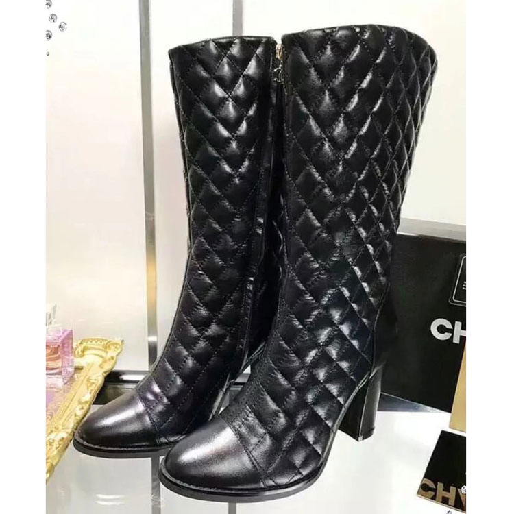 2017 chanle women Boot in Calfskin leather