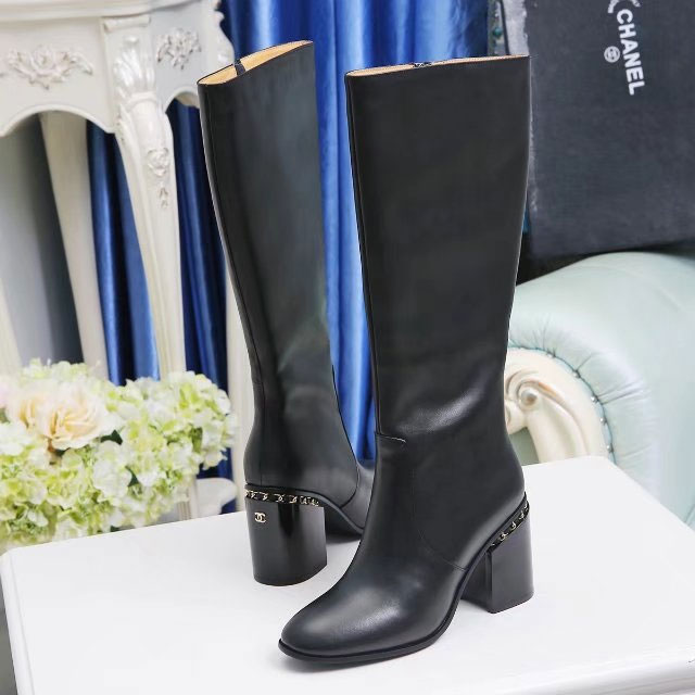 2017 chanle women Boot in Calfskin leather