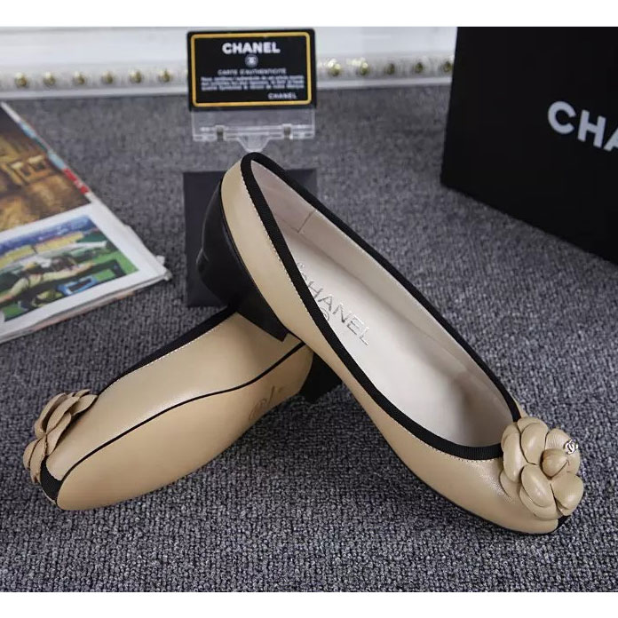 2017 chanle women Flat shoes in Sheepskin leather