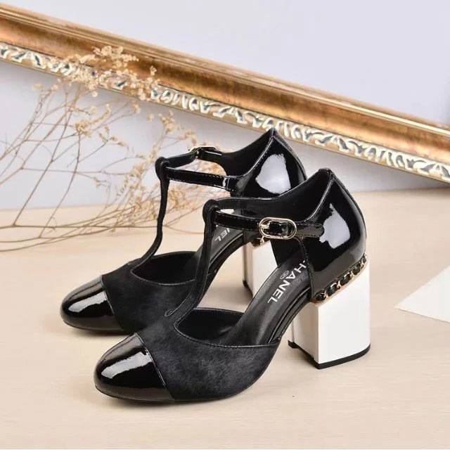 2017 chanle women Sandals in Patent leather with horse hair