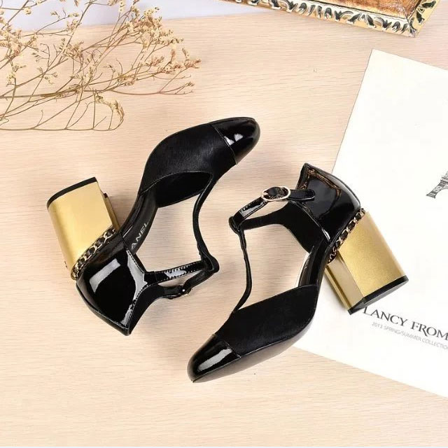 2017 chanle women Sandals in Patent leather with horse hair