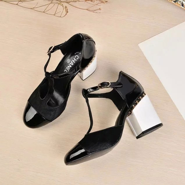 2017 chanle women Sandals in Patent leather with horse hair