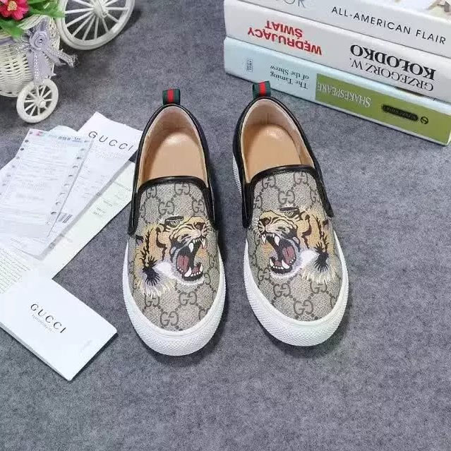 2017 gucci Couple series of casual shoes