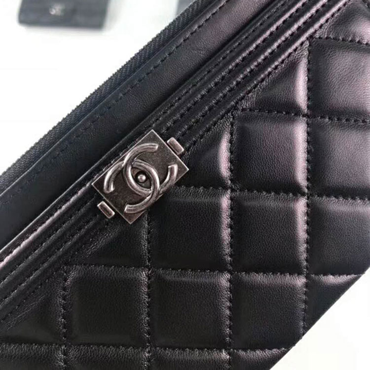 2018 BOY CHANEL Pouch