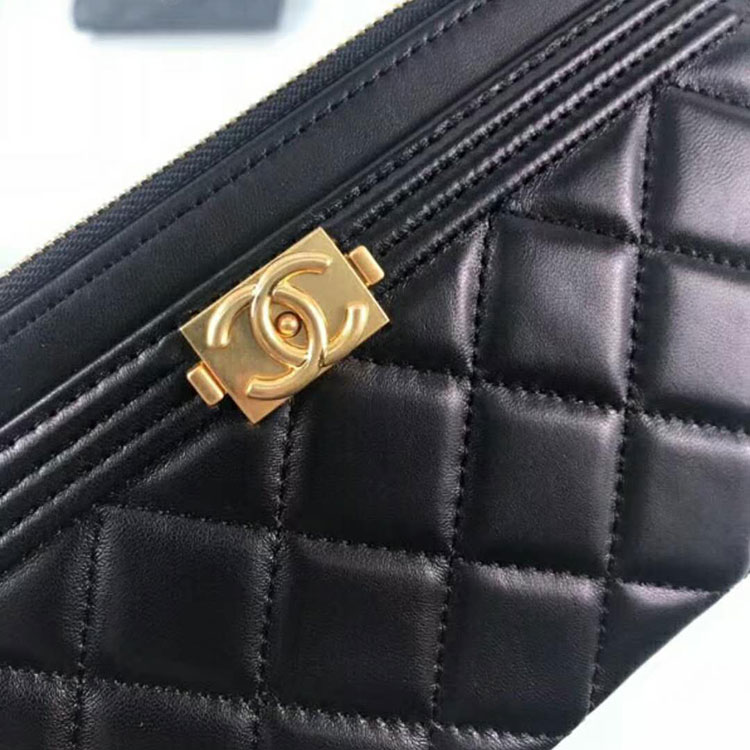 2018 BOY CHANEL Pouch