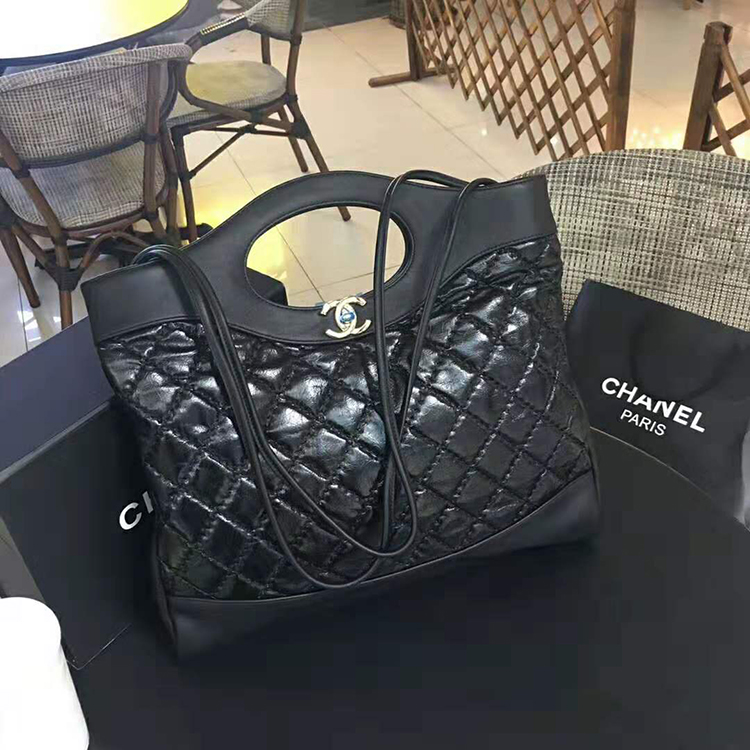 2019 CHANEL 31 Large Shopping Bag