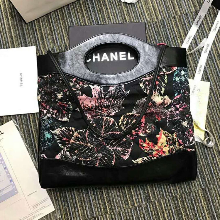 2018 CHANEL 31 Large Shopping Bag