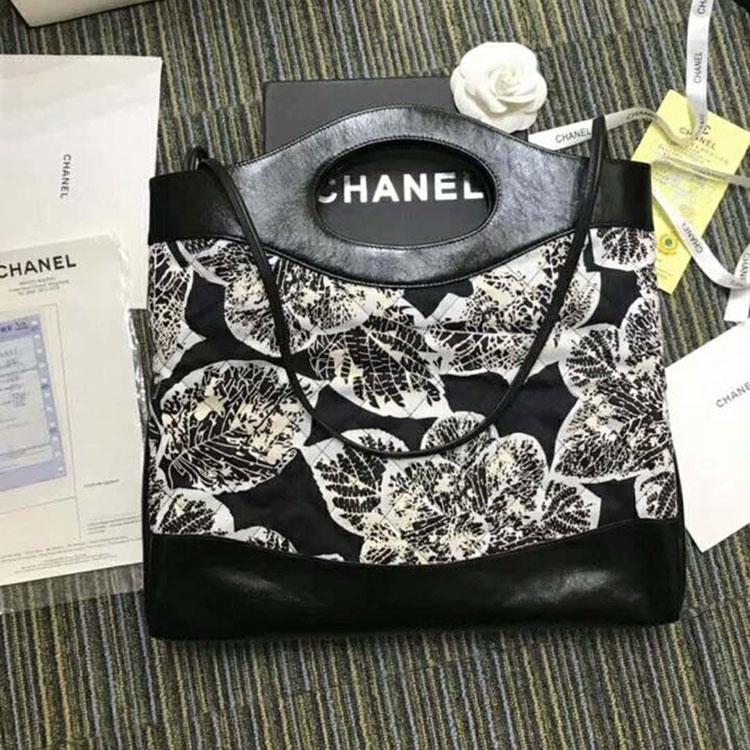 2018 CHANEL 31 Large Shopping Bag