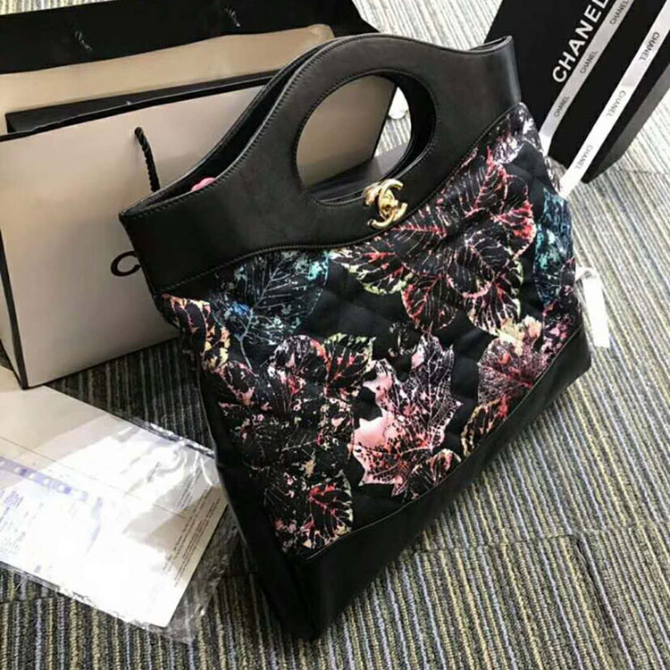 2018 CHANEL 31 Large Shopping Bag