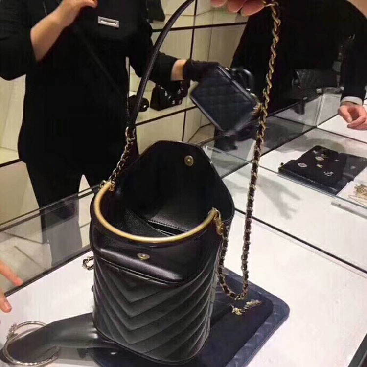 2018 Chanel Bucket bag