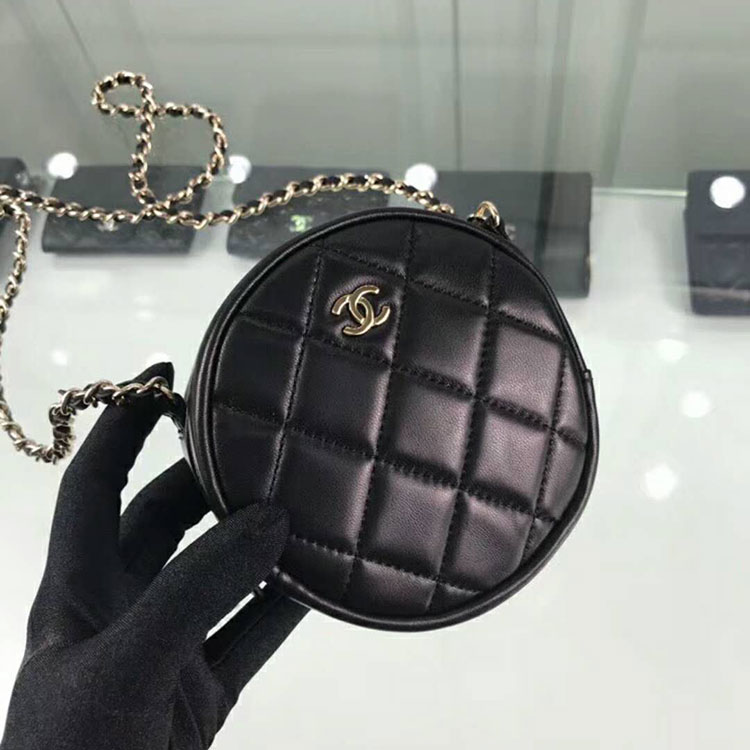 2018 Chanel Classic Clutch with Chain