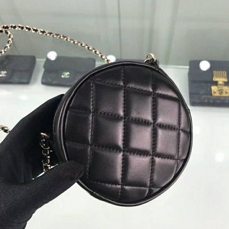 2018 Chanel Classic Clutch with Chain