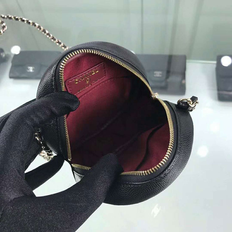 2018 Chanel Classic Clutch with Chain