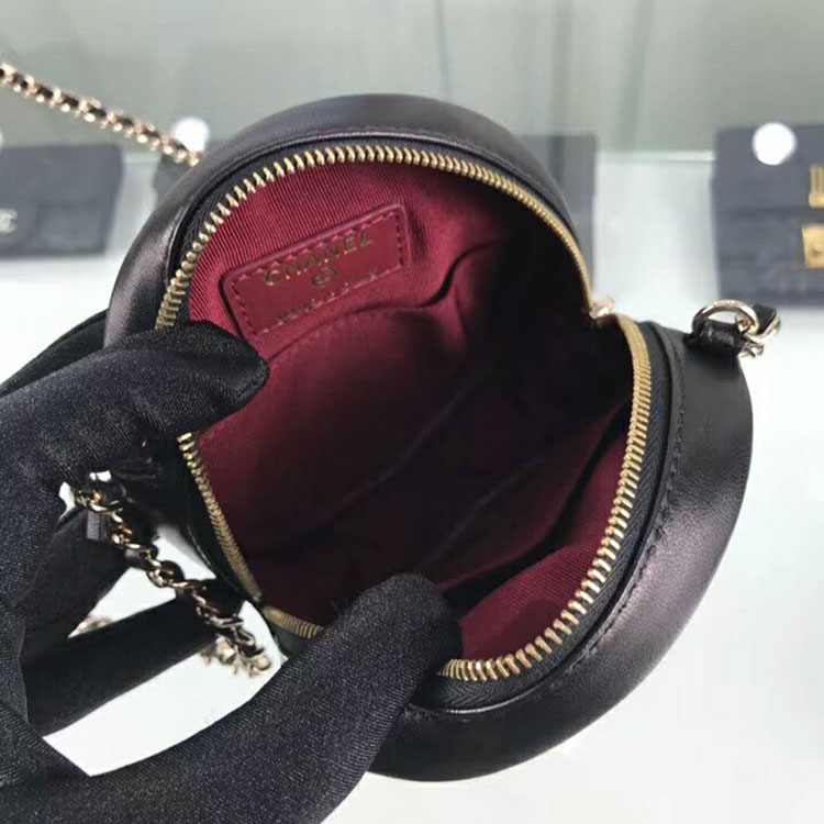 2018 Chanel Classic Clutch with Chain