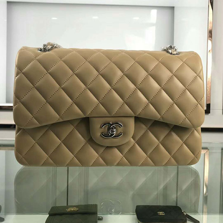 2018 Chanel Classic Flap Bag 1113 Original Lambskin leather Gold Hardware