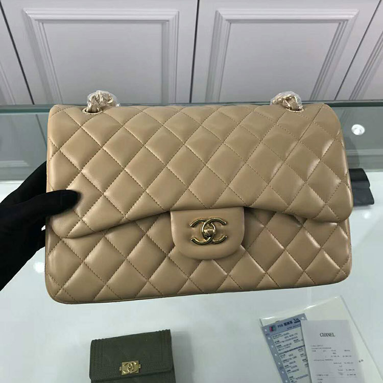 2018 Chanel Classic Flap Bag 1113 Original Lambskin leather Gold Hardware